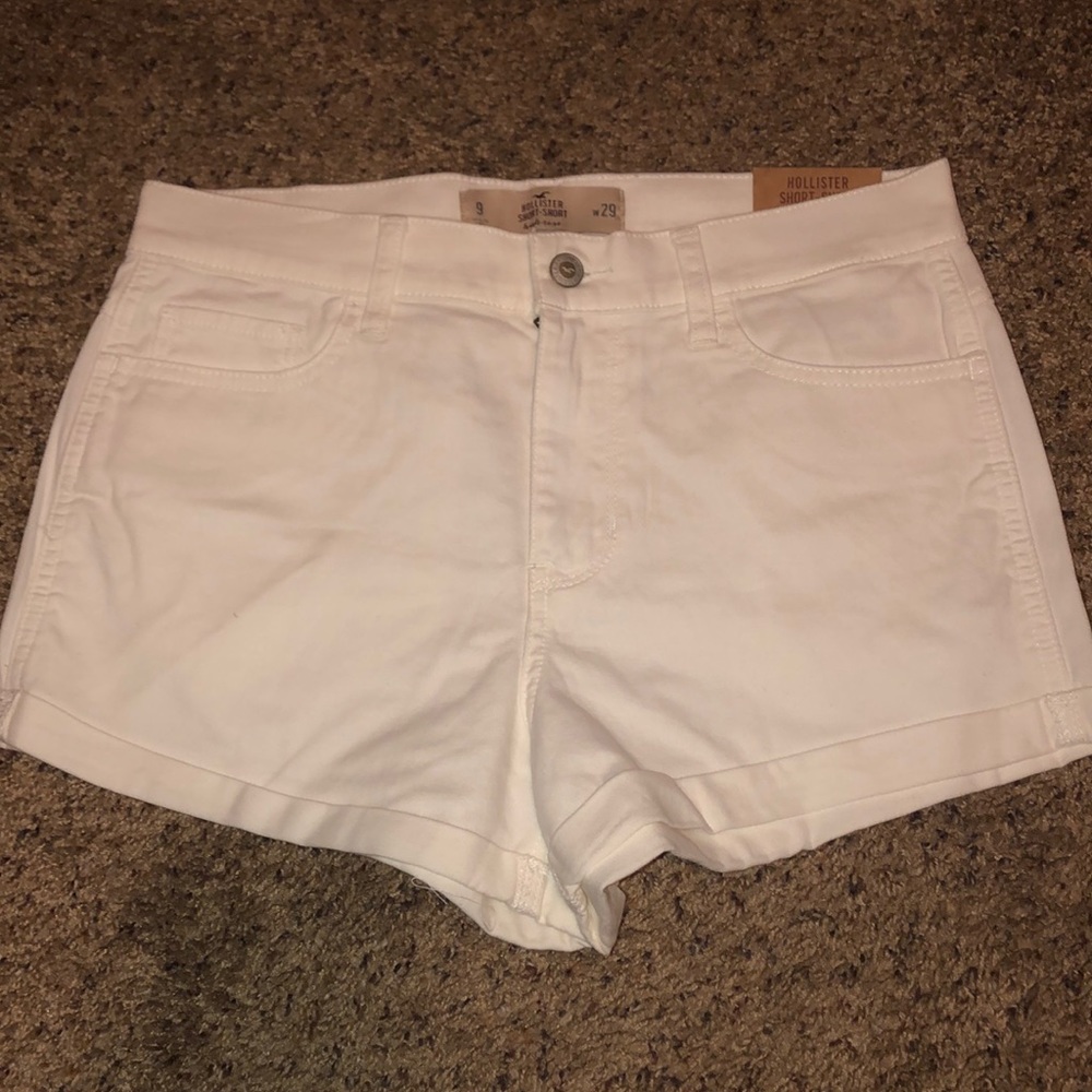 White NEW HOLLISTER shorts!